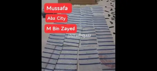 available black and white 🤍 full discount - 10