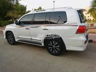 سياره لاند كروزر لعشاق التميز