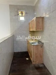 سلام عليكم ورحمة الله وبركاته الرياض حي الروضه غرفه وصاله ومطبخ وحمام الدور الثاني السعر 22الف سنوي