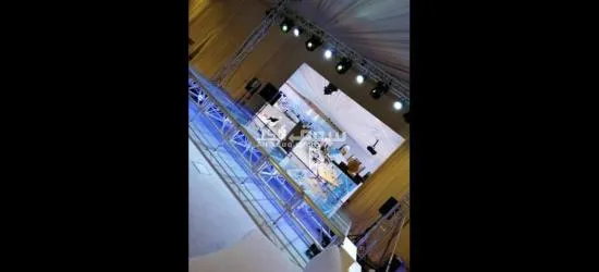 يوجد لدينا شاشات العرض للإيجار بجميع المقاسات ويوجد لدينا جميع الإظاءات  وأجهزة الإفتتاحات - 2